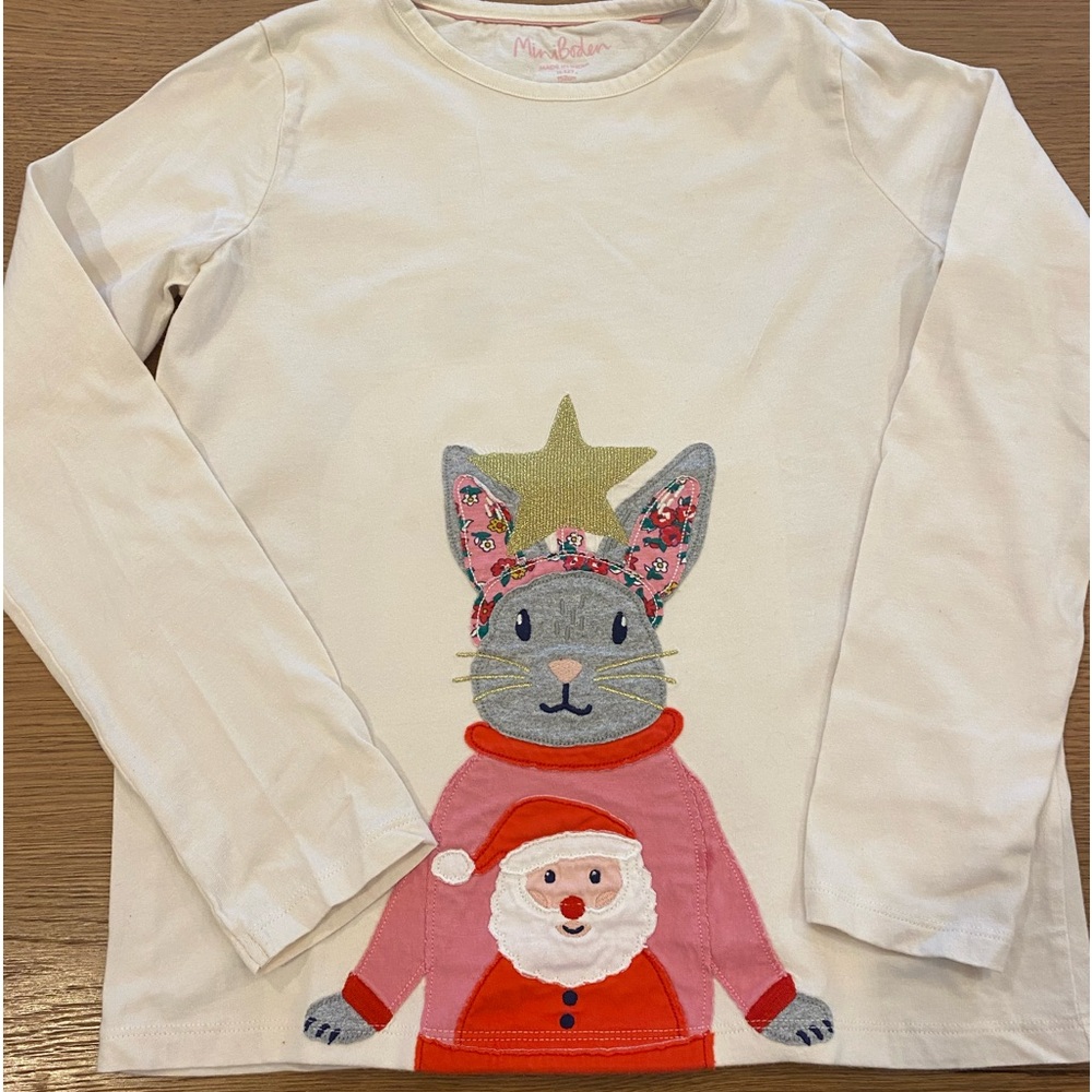 Mini Boden Christmas bunny appliqué
Long sleeve tee.  Kids size 11/12